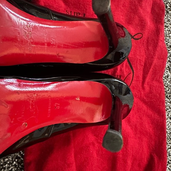 Louboutin Yolanda 120 Patent Peep Toe Pumps size 7 - Picture 8 of 8